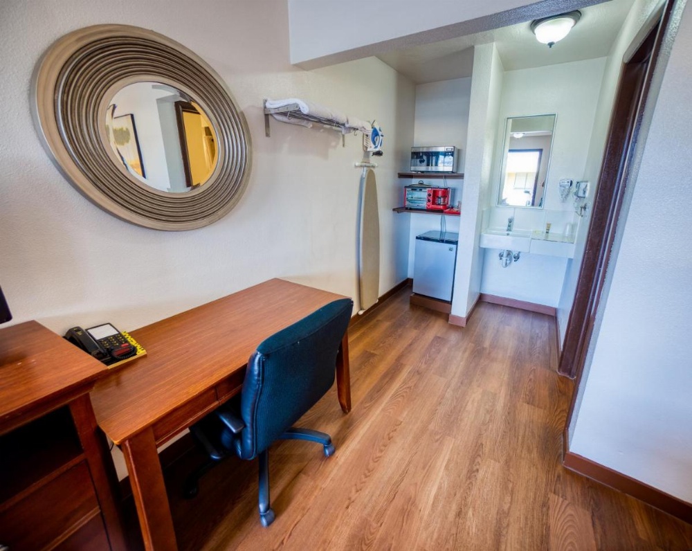 Budget Inn Image 16